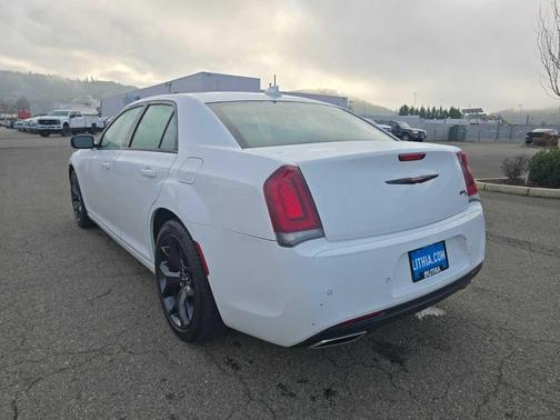 2023 Chrysler 300 S