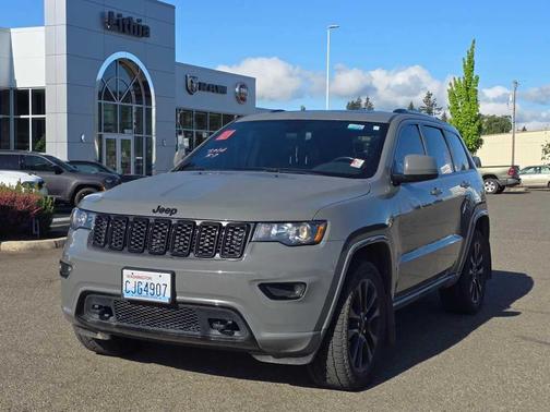 Gray 2019 Jeep Grand Cherokee Altitude
