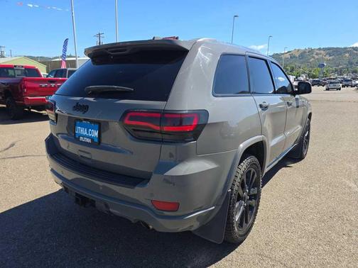 Gray 2019 Jeep Grand Cherokee Altitude