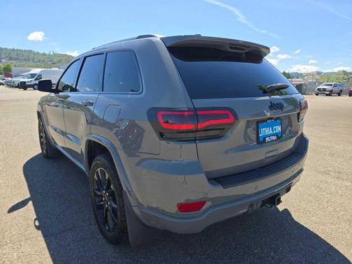 Gray 2019 Jeep Grand Cherokee Altitude