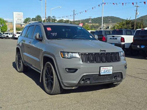 Gray 2019 Jeep Grand Cherokee Altitude