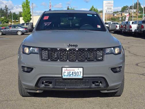 Gray 2019 Jeep Grand Cherokee Altitude