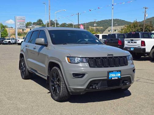Gray 2019 Jeep Grand Cherokee Altitude