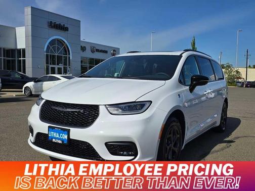2025 Chrysler Pacifica Hybrid Select