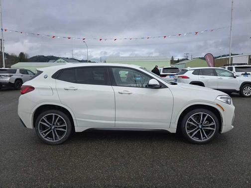 2022 BMW X2 xDrive28i