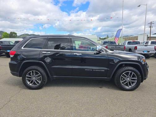 Diamond Black 2017 Jeep Grand Cherokee Limited