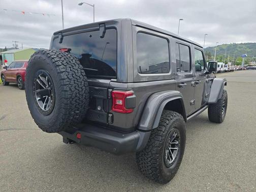 Granite Crystal Clearcoat Metallic 2026 Jeep Wrangler Rubicon