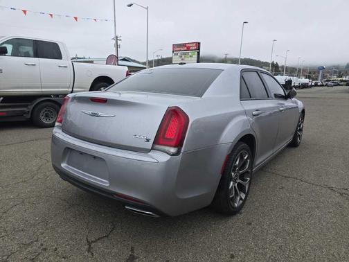 2017 Chrysler 300 S