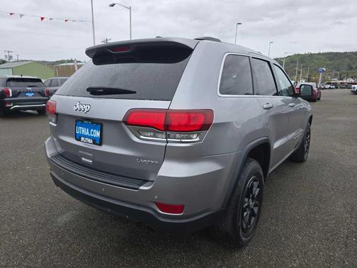 2020 Jeep Grand Cherokee Laredo E