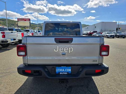 2021 Jeep Gladiator Overland