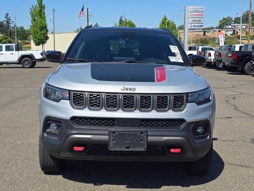 Silver Zynith 2024 Jeep Compass Trailhawk