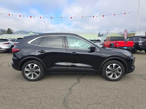 2025 Ford Escape Platinum