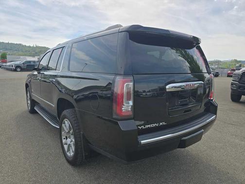 Onyx Black 2017 GMC Yukon XL Denali