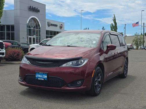 Velvet Red 2020 Chrysler Pacifica Touring