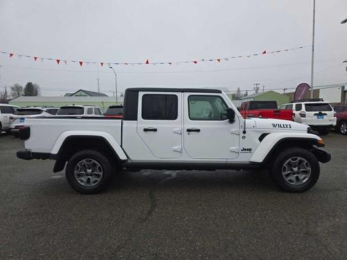 2022 Jeep Gladiator Sport