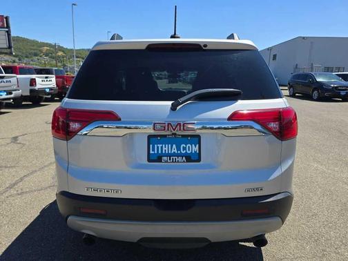 Quicksilver Metallic 2018 GMC Acadia SLT-1
