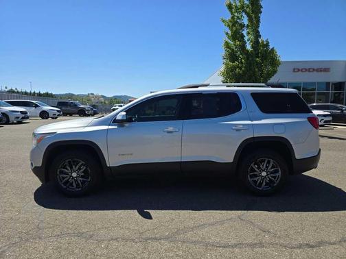 Quicksilver Metallic 2018 GMC Acadia SLT-1