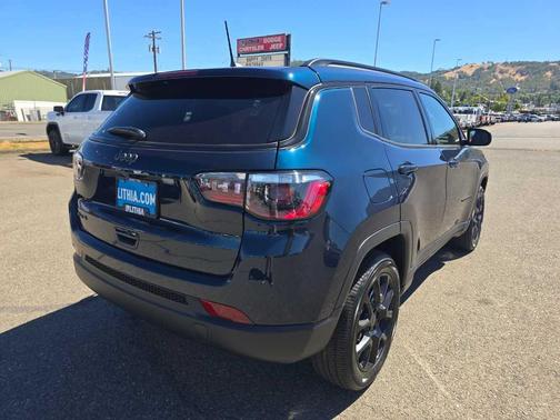Fathom Blue Pearlcoat 2026 Jeep Compass Latitude