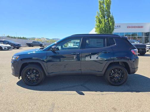 Fathom Blue Pearlcoat 2026 Jeep Compass Latitude