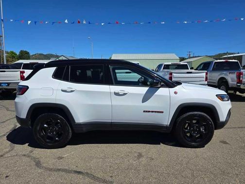 2023 Jeep Compass Trailhawk