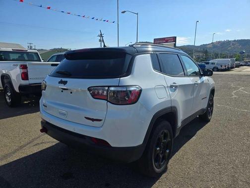 2023 Jeep Compass Trailhawk