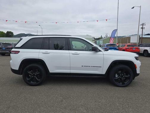 Bright White 2024 Jeep Grand Cherokee Limited