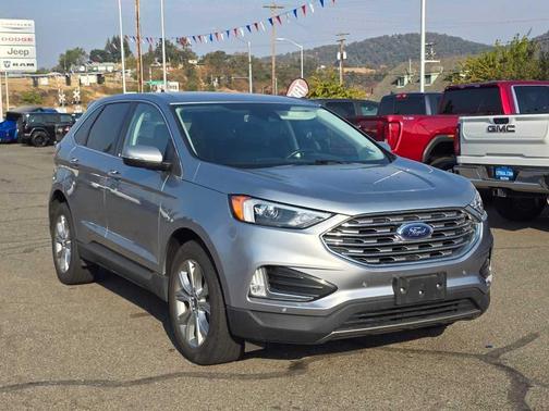 2022 Ford Edge Titanium