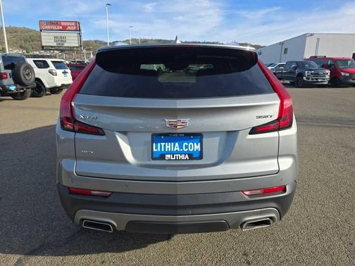 2023 Cadillac XT4 Premium Luxury