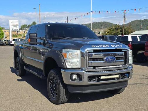 Magnetic Metallic 2015 Ford F-250 Lariat