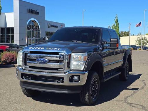 Magnetic Metallic 2015 Ford F-250 Lariat