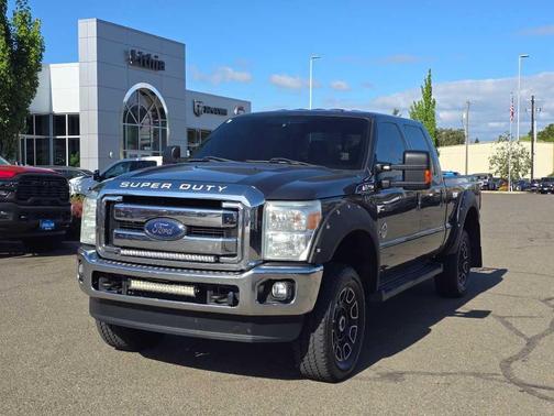 Magnetic Metallic 2015 Ford F-250 Lariat
