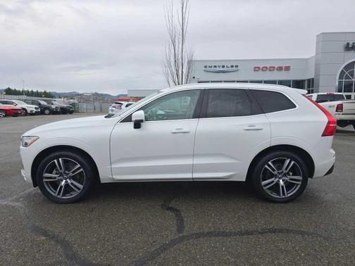 2021 Volvo XC60 T5 Momentum