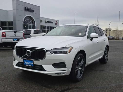 2021 Volvo XC60 T5 Momentum