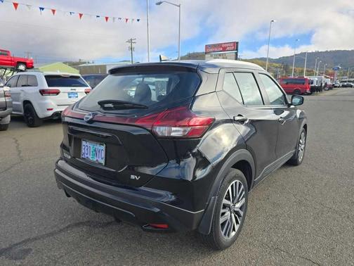 2023 Nissan Kicks SV