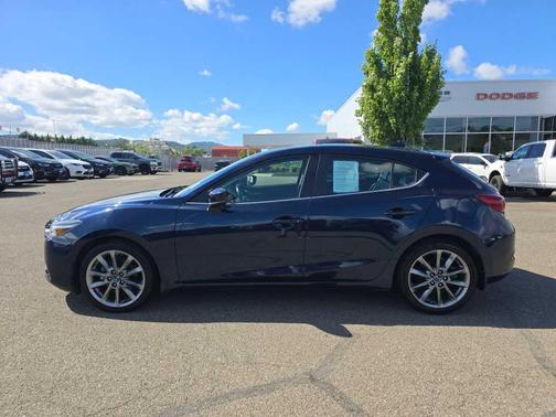 Deep Crystal Blue Mica 2018 Mazda Mazda3 Grand Touring