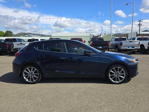 Deep Crystal Blue Mica 2018 Mazda Mazda3 Grand Touring