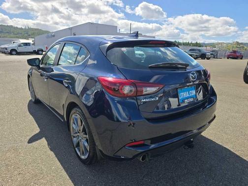Deep Crystal Blue Mica 2018 Mazda Mazda3 Grand Touring