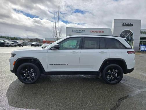 2025 Jeep Grand Cherokee Laredo