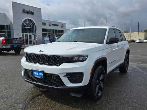 2025 Jeep Grand Cherokee Laredo