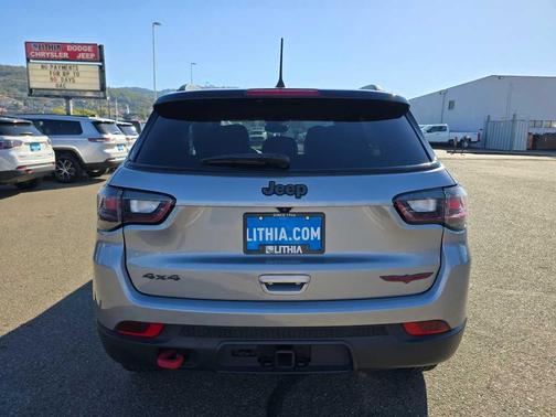 2023 Jeep Compass Trailhawk