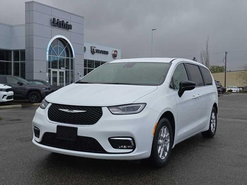 Bright White Clearcoat 2026 Chrysler Pacifica Select