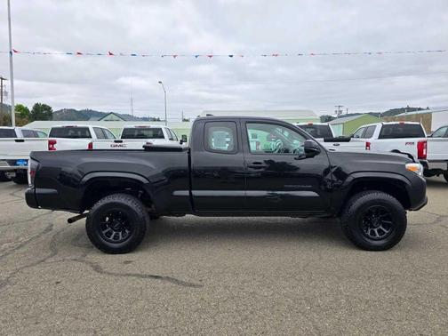 2018 Toyota Tacoma SR