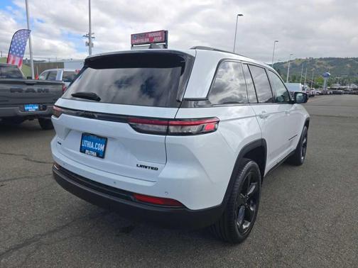 Bright White Clearcoat 2023 Jeep Grand Cherokee Limited