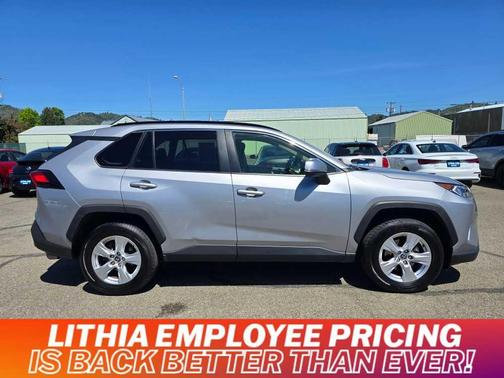 2020 Toyota RAV4 XLE