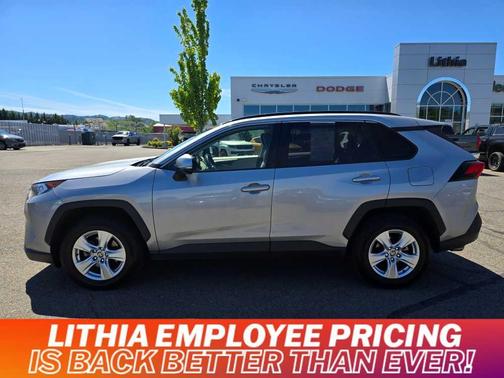 2020 Toyota RAV4 XLE