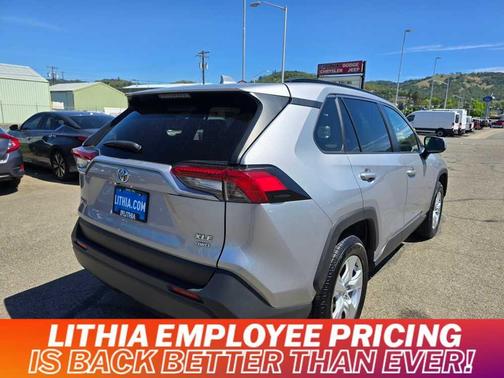 2020 Toyota RAV4 XLE