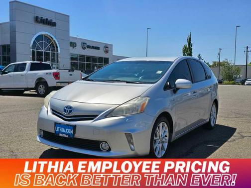 2013 Toyota Prius v Five