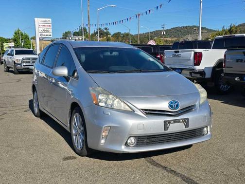 2013 Toyota Prius v Five