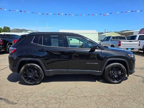 2025 Jeep Compass Latitude