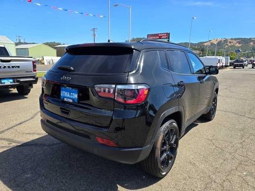2025 Jeep Compass Latitude